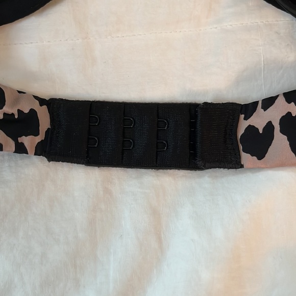 Victoria’s Secret Very Sexy Push-up/Pigeonnant bra - Picture 7 of 7